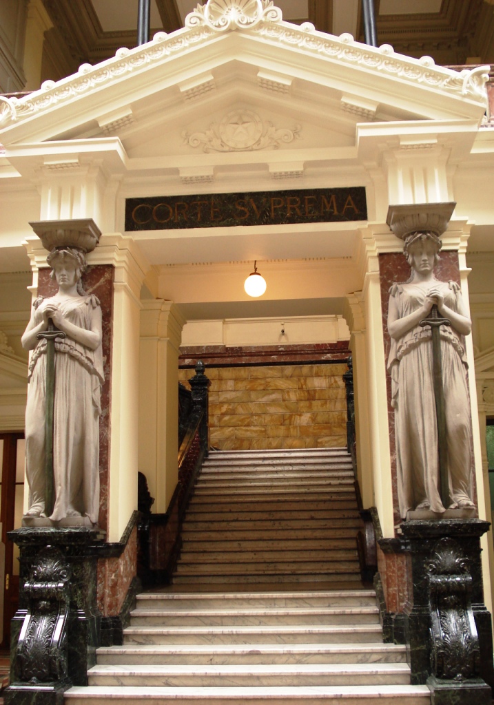 Interior del Palacio de los Tribunales de Justicia, sede de la Corte Suprema